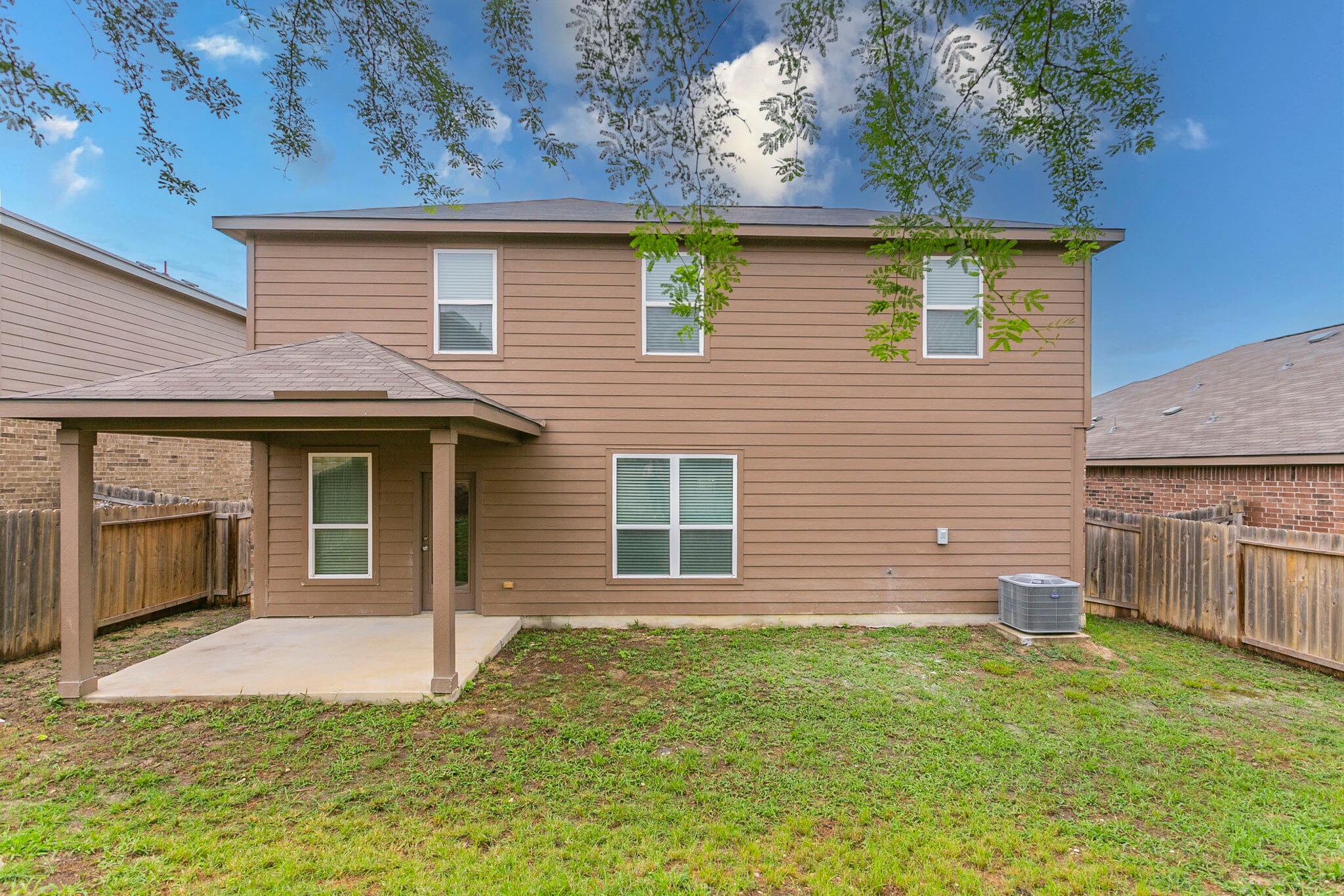 Building Photo - 211 Azalea Way