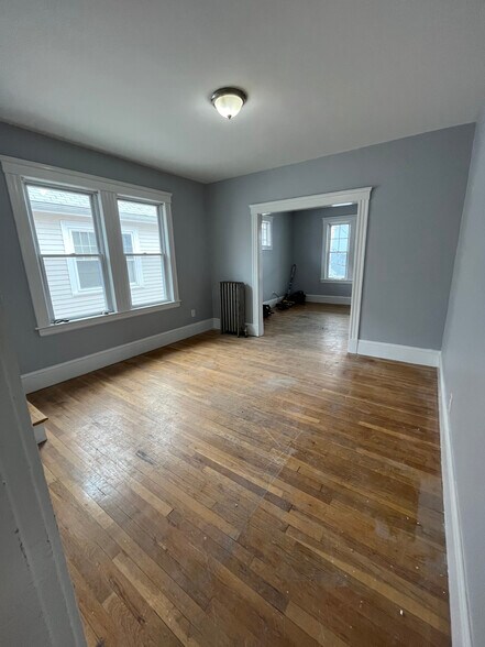 Building Photo - 70 Brentwood St