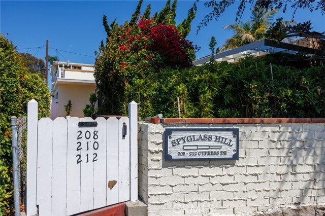 Building Photo - 210 Cypress Dr