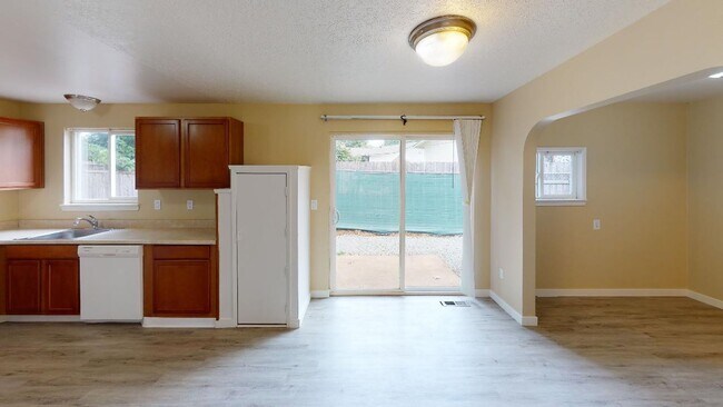 Building Photo - coh8110