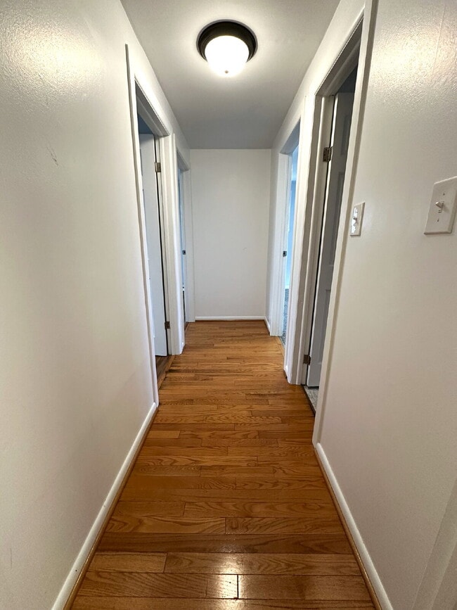 Building Photo - Updated 3 Bedroom Duplex in Finksburg