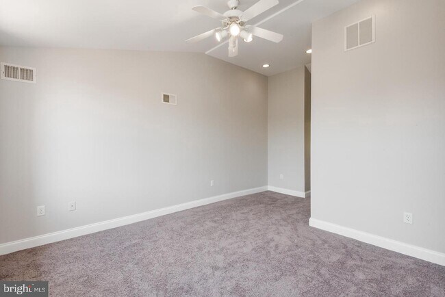 Building Photo - 19 S Ann St