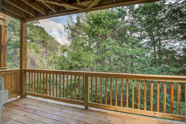 Building Photo - 4902 Lake Palmetto Ln