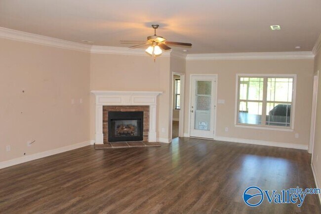 Building Photo - 441 E Mossyleaf Dr SW