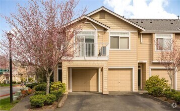 Building Photo - Sammamish Townhouse...