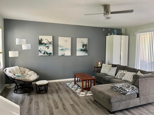 Building Photo - 333 Berenger Walk