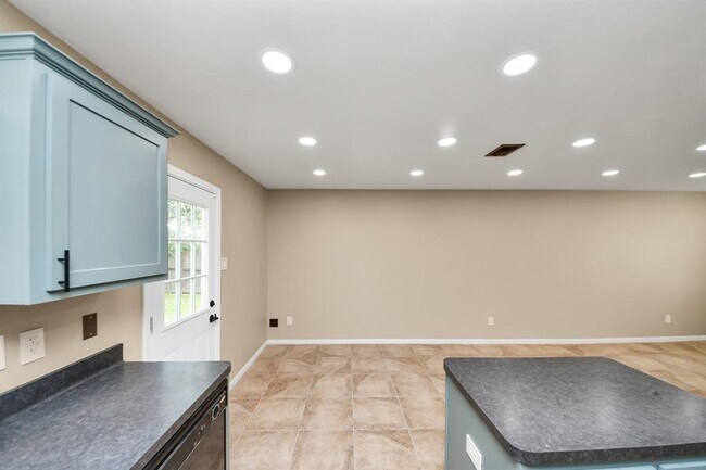 Building Photo - 4106 Falling Trace Ln