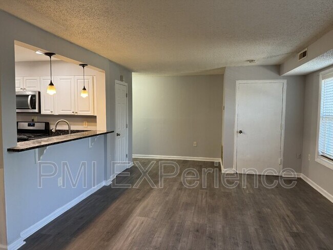 Building Photo - 3815 Swann Rd