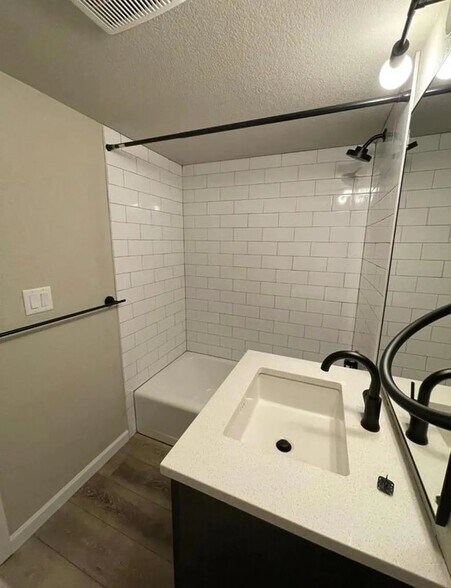 Building Photo - 111 S Meldrum St