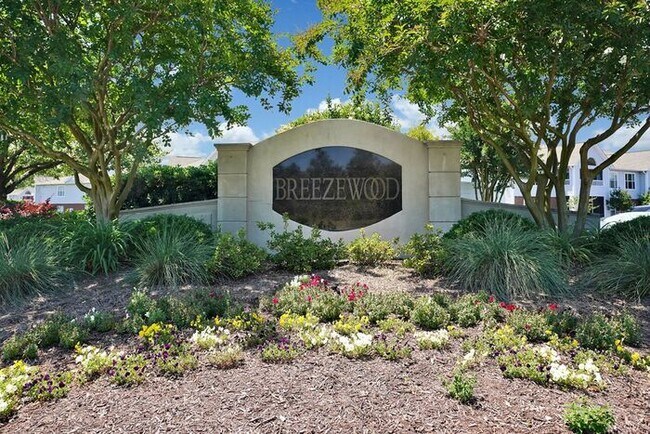 Building Photo - RENT SPECAIL*** $1495.Breezewood Condo, 2 Brd/2bath Screen Porch! LVP wood flooring, Center of Wi...