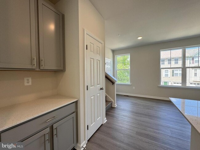 Building Photo - 45714 N Maxine Wy
