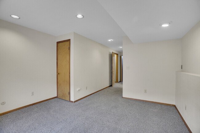 Building Photo - $2,300.00, stunning 2-bedroom, 2-bathroom ...