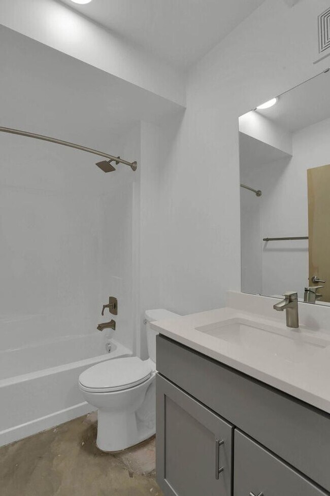 Building Photo - 4500 S Kingshighway Blvd