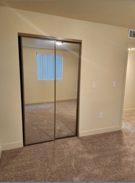 Building Photo - 4828 McKinley Ave