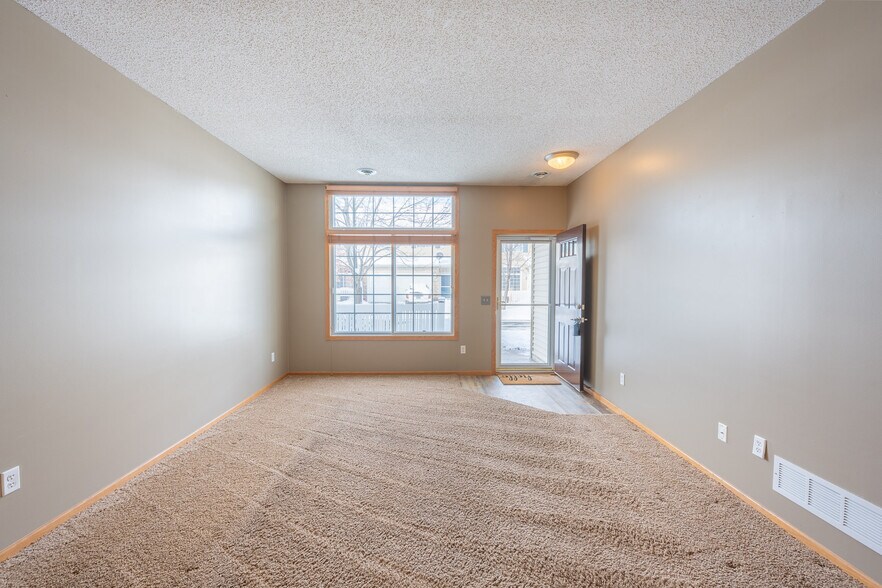 Building Photo - 17985 96th Ave N