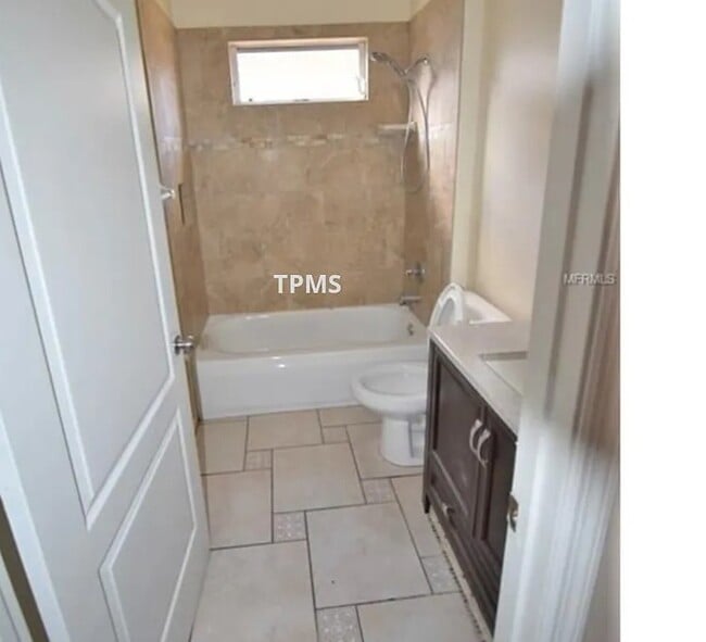 Building Photo - 12743 Woodbury Oaks Dr