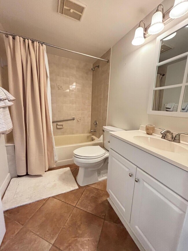 Building Photo - 4428 NE Ocean Blvd