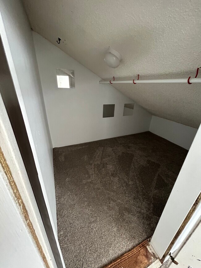 2nd floor bedroom 6 - walk in closet - 670 S Governor St