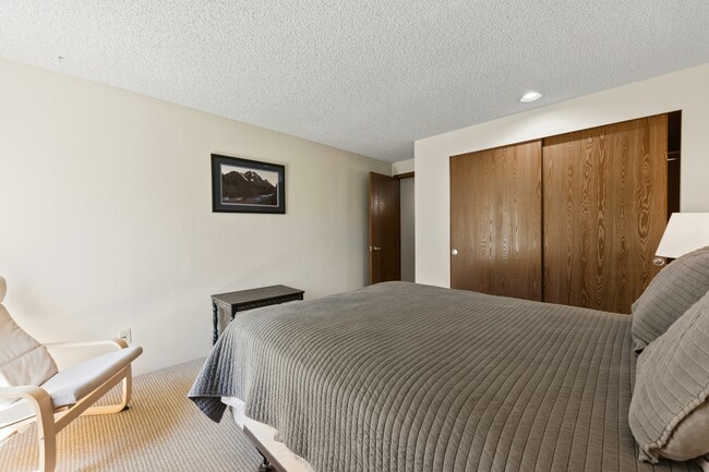 Building Photo - 2822 Hager Ln