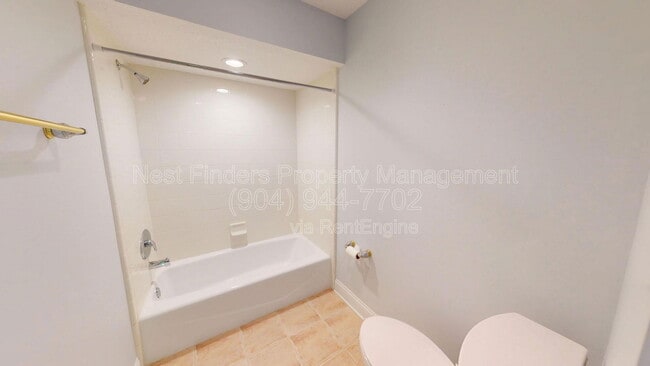 Building Photo - 330 N Shore Cir