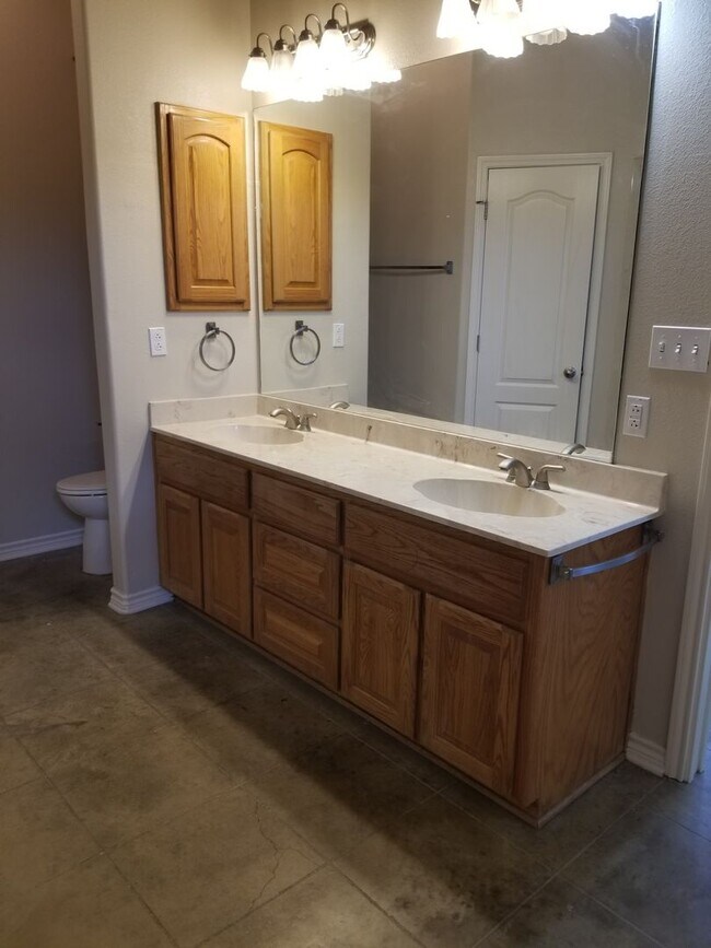Building Photo - Great Home!