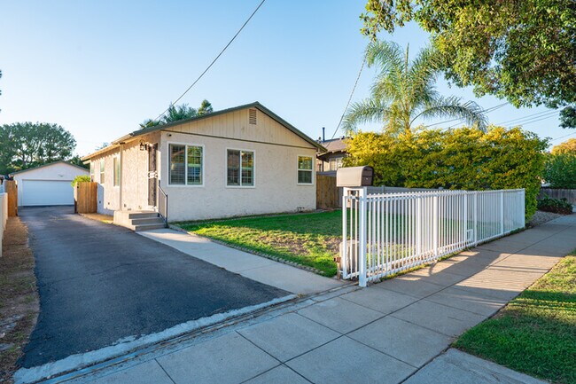 Building Photo - 1751 Belmont Ave