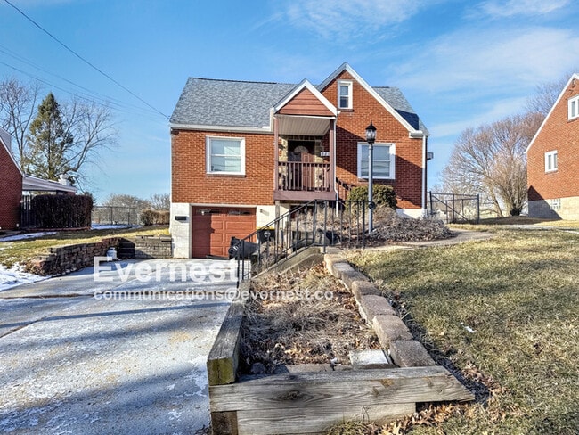 Primary Photo - 3216 Elderwood Dr