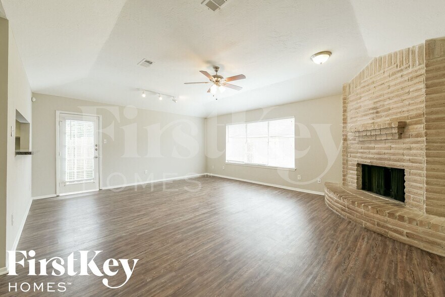 Building Photo - 22219 Oakhill Gate Dr