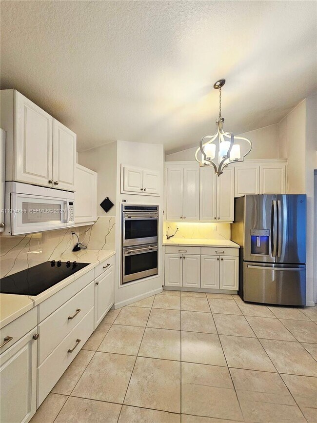 Building Photo - 2161 SW Imperial St