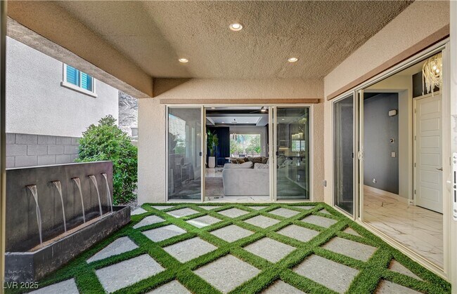 Building Photo - 3943 Reyes Ave