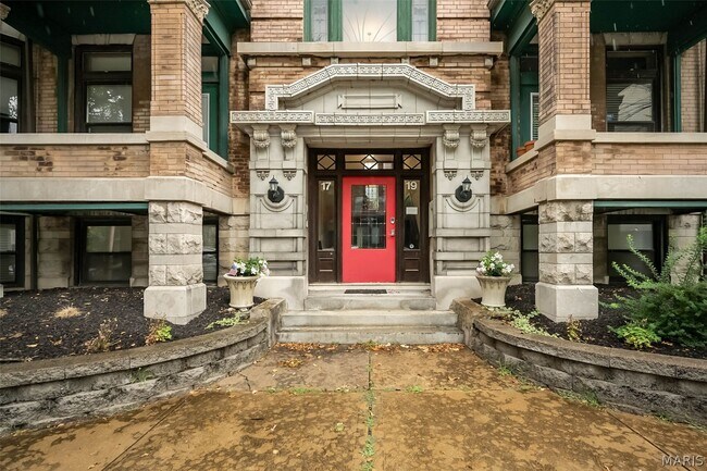 Building Photo - 19 N Taylor Ave
