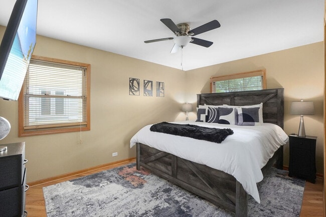 Building Photo - 255 Banbury Ave