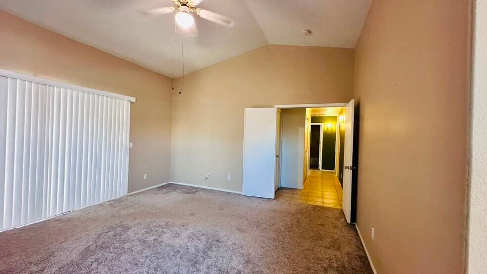 Building Photo - 4826 W Ponderosa Ln