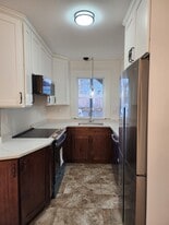 Building Photo - 33 Lodge St