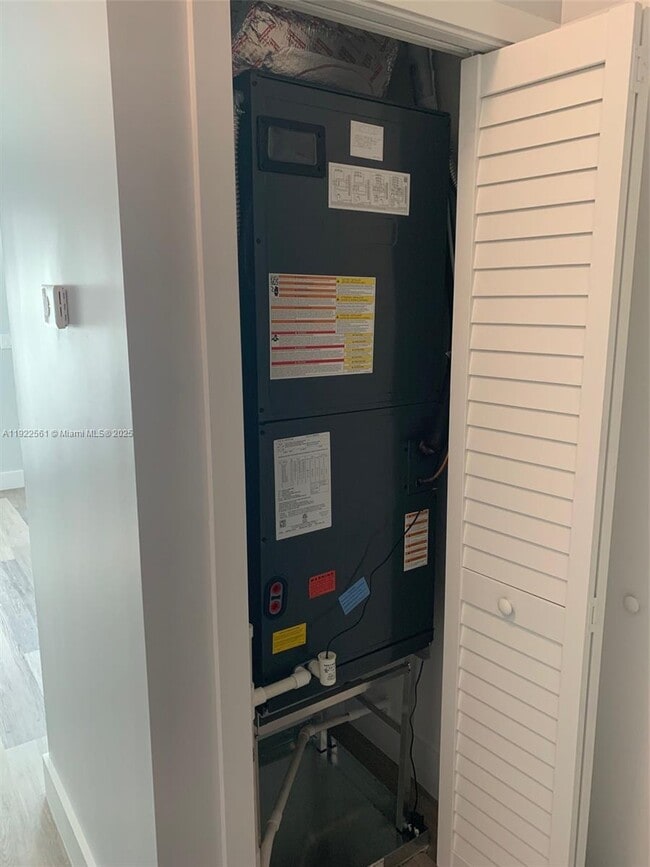 Building Photo - 805 E 28th St