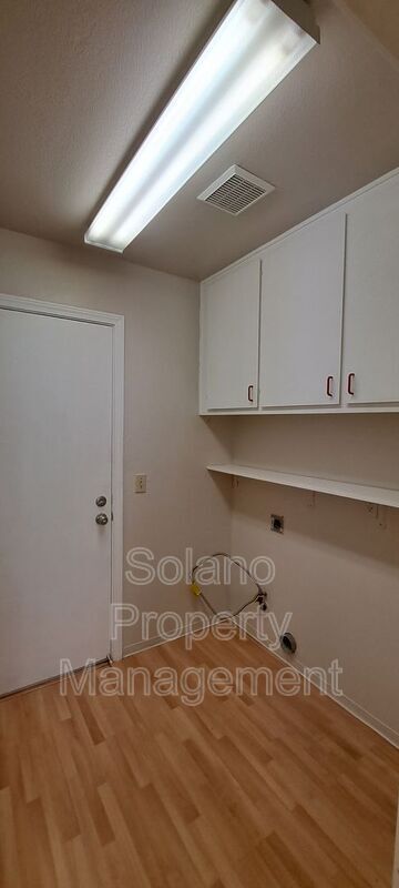 Building Photo - 320 Stamper Cir