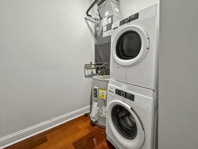 Building Photo - 1401 N 5th St