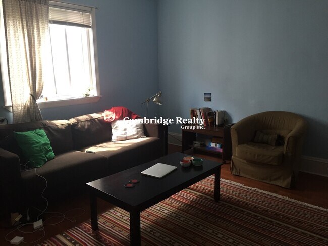 Building Photo - 24 Rossmore St