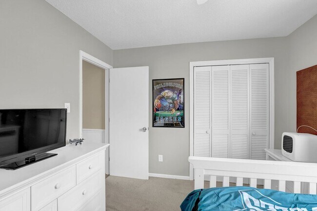 Building Photo - 1714 Old Folkstone Rd