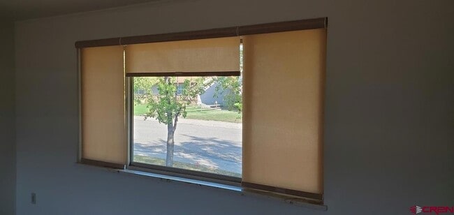 Building Photo - 2305 Pelota Dr