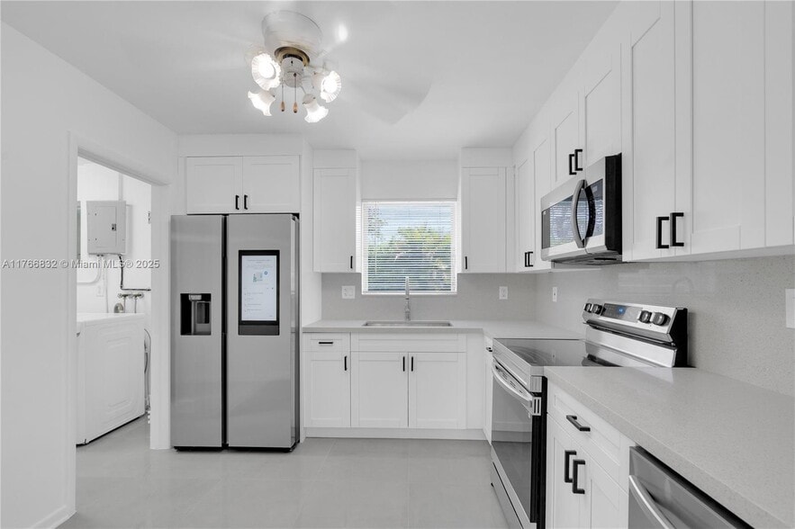 Primary Photo - 721 SW 64th Ter