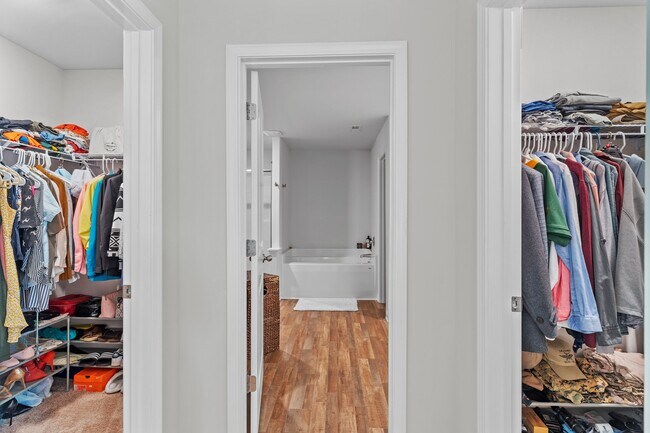 Building Photo - 680 Aurora Pl