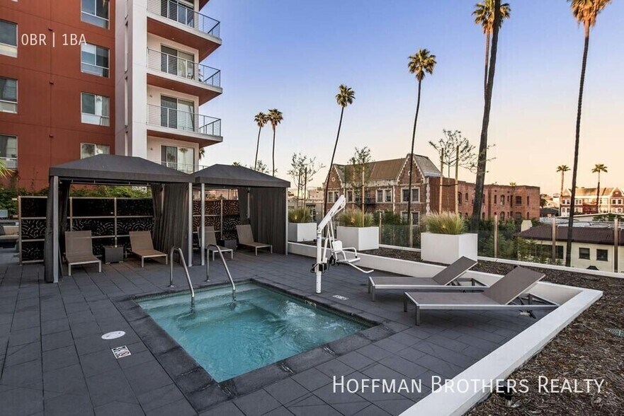 Building Photo - 455 S Kenmore Ave