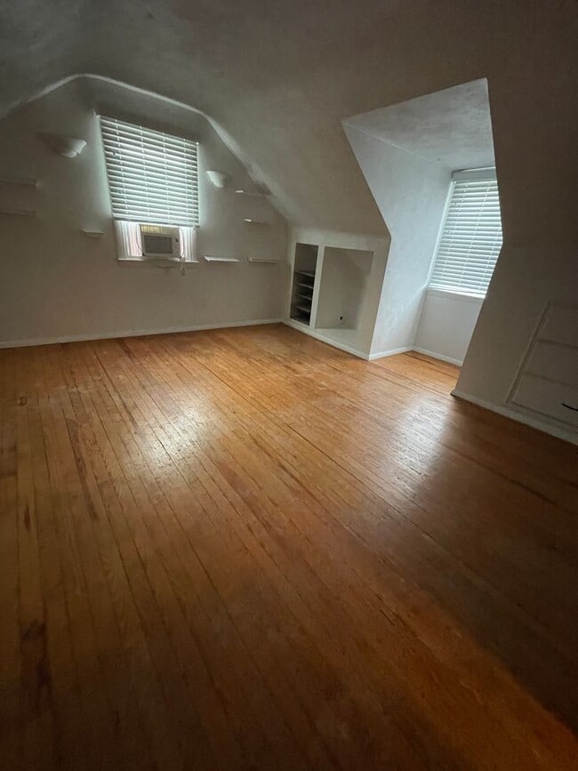 Building Photo - 3-Bedroom House Located in Northeastern School District