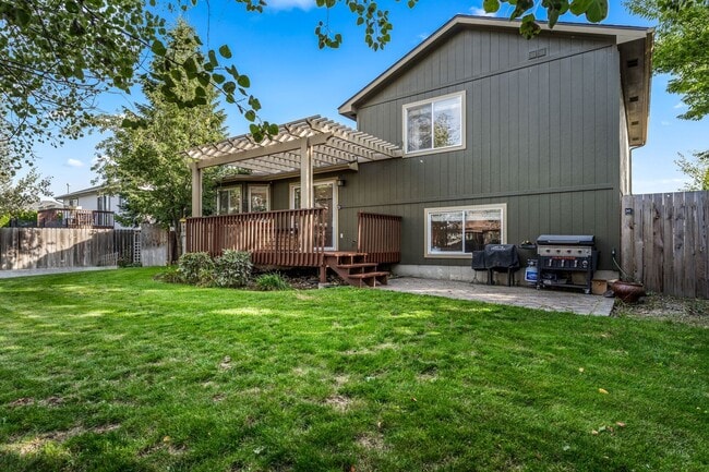 Building Photo - Beautifully done 3 bed 3 bath home in Greenacres/liberty lake area