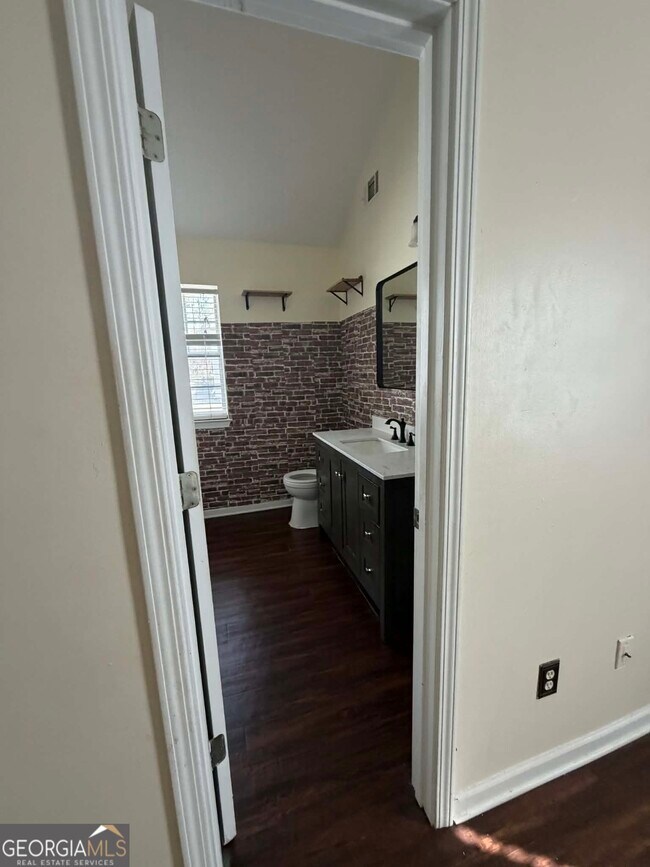 Building Photo - 2890 Duncan Pl