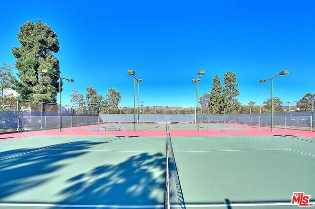 Building Photo - 4900 Overland Ave