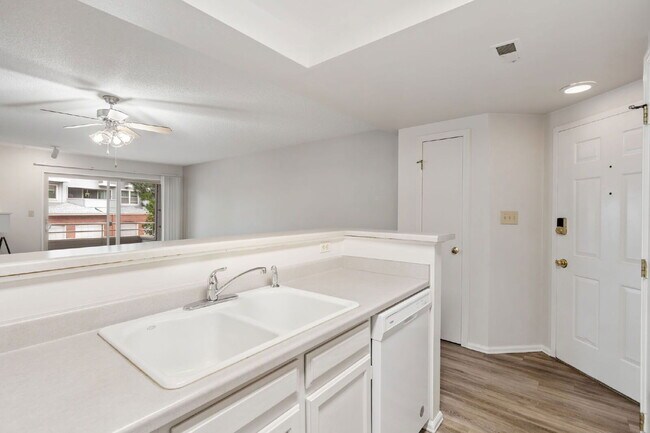 Building Photo - 952 Acapulco Ct