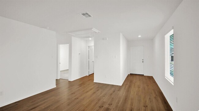 Building Photo - 136 Jack Browning Dr