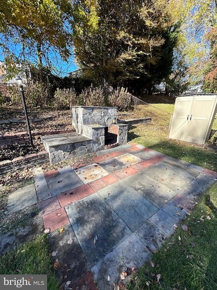 Building Photo - 10804 Drumm Ave